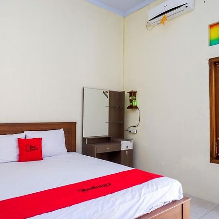 Reddoorz @ Umbul Ponggok Waterpark Klaten エクステリア 写真