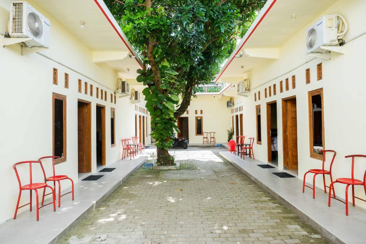 Reddoorz @ Umbul Ponggok Waterpark Klaten エクステリア 写真